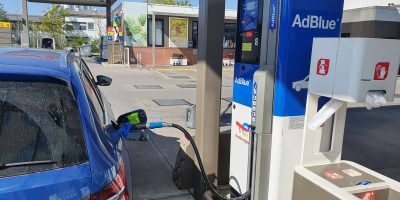 Diesel vehicle refilling DEF for its selective catalytic reduction system